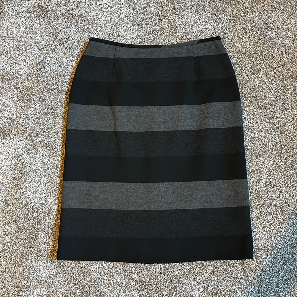 Tahari Black and Gray Striped Pencil Skirt Fully Lined Knee-Length Work